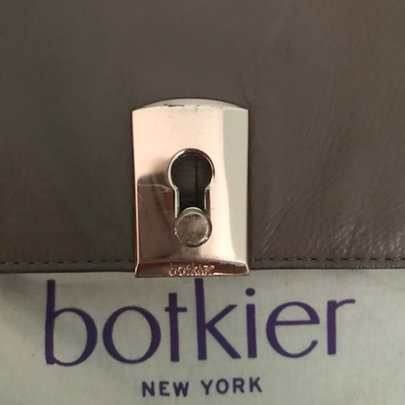 BOTKIER Clinton Medium Leather Crossbody Bag Chai - Picture 3 of 12